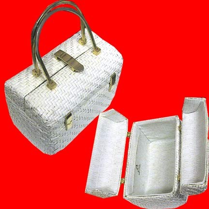 Koret White basket weave box purse with Gold metal handles and long clasp