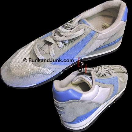Brooks Chariot Kw Women's Silver Suede Wrap with Blue Suede V Side Sneakers