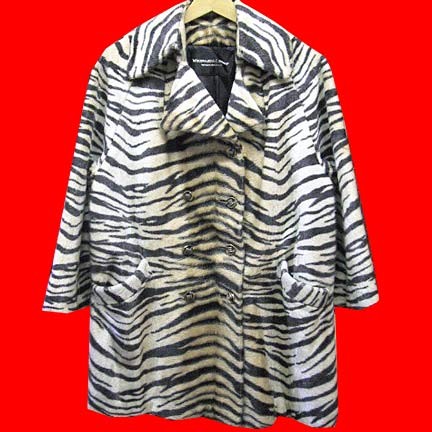 Safari for Woodward and Lothrop faux 3/4 Leopard with twisted barbed wire center buttons